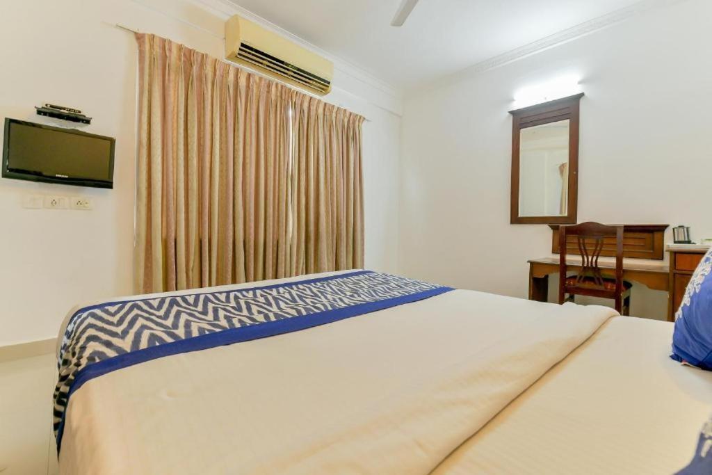 Centre Point Hotel Kochi Exterior photo